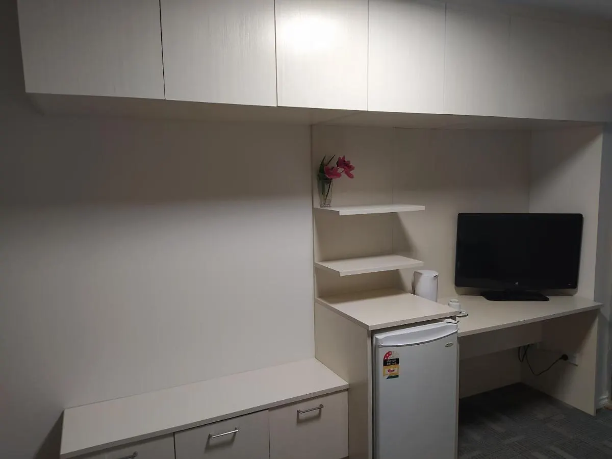 Regency Apartments Adelaide 2*,  Australien