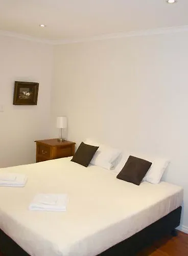 Regency Apartments Adelaide Aparthotel